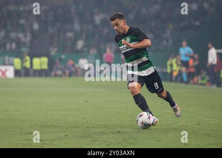 31 agosto 2024. Lisbona, Portogallo. L'attaccante dello Sporting dal Portogallo Pedro Goncalves (8) in azione durante la partita del quarto giorno di Liga Portugal Betclic, Sporting CP vs FC Porto Credit: Alexandre de Sousa/Alamy Live News Foto Stock