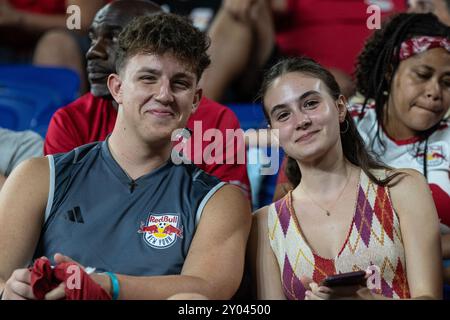 New York, USA, 30 agosto 2024: I fan dei Red Bulls si sono visti durante la partita di stagione regolare MLS contro i Philadelphia Union alla Red Bull Arena di Harrison, NJ, il 31 agosto 2024. Philadelphia ha vinto 2 a 0. Crediti: Lev Radin/Alamy Live News Foto Stock