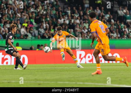 Lisbona, Portogallo. 31 agosto 2024. Ivan Jaime (C) del FC Porto visto in azione durante la partita di calcio Betclic della Liga Portugal tra Sporting CP e FC Porto all'Estadio Alvalade XXI Stadium. (Punteggio finale: Sporting CP 2 - 0 FC Porto) (foto di Hugo Amaral/SOPA Images/Sipa USA) credito: SIPA USA/Alamy Live News Foto Stock