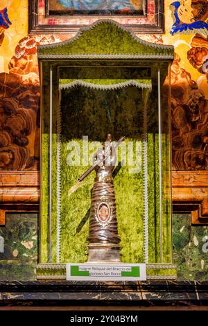 Reliquia del braccio di San Rocco nella Chiesa di San Rocco, Roma, Italia Foto Stock