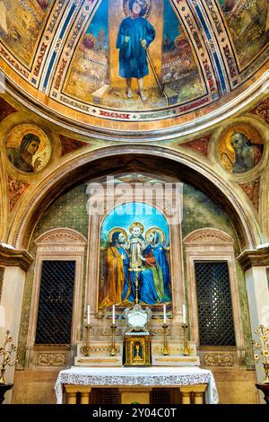 Interno della Chiesa di Santa Maria Infraportas, Foligno, Italia Foto Stock