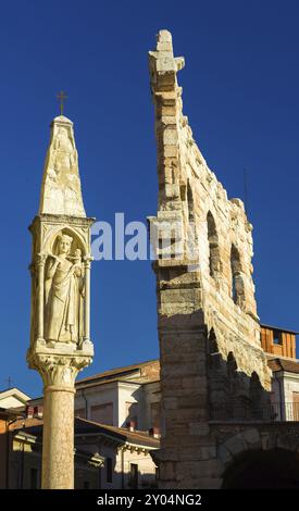 L' Anfiteatro romano di Verona, chiamato anche arena. Famoso per la sua opera festival Foto Stock