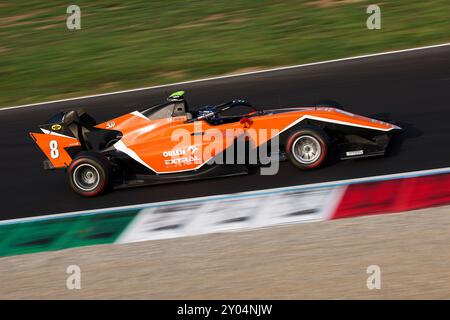 08 SZTUKA Kacper (pol), MP Motorsport, Dallara F3 2019, azione durante la decima prova del Campionato FIA di Formula 3 2024 dal 30 agosto al 1 settembre 2024 sull'autodromo Nazionale Monza, a Monza, Italia - foto Eric Alonso / DPPI Foto Stock