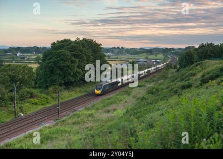 12/06/2024 Bay Horse (a sud di Lancaster) 390046 1R08 0513 da Lancaster a London Euston Foto Stock