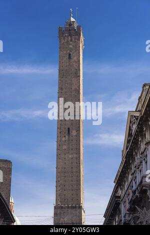 Torre degli Asinelli, una delle due torri, simbolo di Bologna Foto Stock