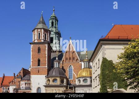 Wawel Royal Cathedral of St Stanislaus B. M. and St Wenceslaus M. a Cracovia, Polonia, architettura romanica, gotica, barocca e rinascimentale, Europa Foto Stock