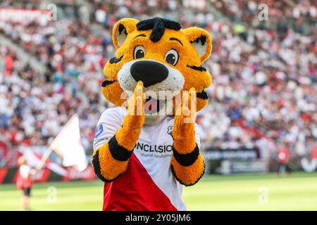 Utrecht, Paesi Bassi. 1 settembre 2024. UTRECHT, PAESI BASSI - 1 SETTEMBRE: Mascotte Tiger dell'FC Utrecht durante una partita olandese in Eredivisie tra FC Utrecht e FC Twente allo Stadion Galgenwaard il 1 settembre 2024 a Utrecht, Paesi Bassi. (Foto di Ben Gal/Orange Pictures) credito: Orange Pics BV/Alamy Live News Foto Stock