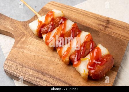 Soondae, cucina coreana, snack, torta di riso piccante, torta di riso fritta, zucca dolce, verdure, gamberetti, calamari, patate dolci, sotteok, pesce Foto Stock