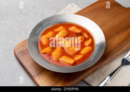 Soondae, cucina coreana, snack, torta di riso piccante, torta di riso fritta, zucca dolce, verdure, gamberetti, calamari, patate dolci, sotteok, pesce Foto Stock