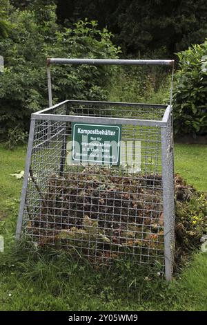 Contenitore per compost per rifiuti cimiteriali Foto Stock