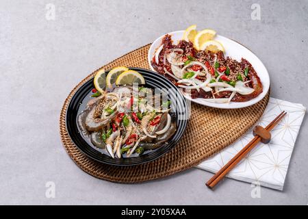 Disossato, granchio marinato, bibimbap, menu fisso, cucina coreana, caviglie, salsa di soia, marinati, salsa di gamberi, abalone, specialità di pesce, contorni Foto Stock