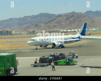 Medina, Arabia Saudita, giugno 29 2024: L'aereo della Kuwait Airways all'aeroporto internazionale Prince Mohammad Bin Abdulaziz, a Madinah, gestisce voli nazionali e regionali Foto Stock