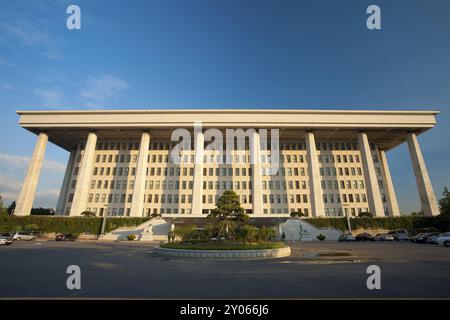 La parte posteriore dell'edificio dell'Assemblea nazionale coreana, sede del ramo legislativo, a Seoul, Corea del Sud, Asia Foto Stock