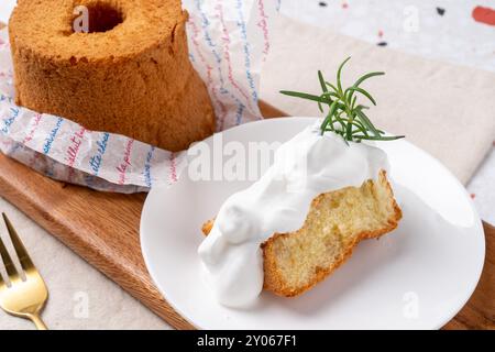 Caffè, vaniglia, matcha, cioccolato, sesamo nero, velluto rosso, chiffon, torta, tè alle erbe, antipasto, limone, pompelmo, frutta alla moda, tè al latte, pane di patate, Foto Stock