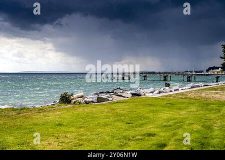 Si avvicina la tempesta sul lungomare di Sassnitz Foto Stock