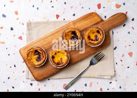 Caffetteria, macaron, portoghese, crostata d'uovo, patate, burro ang, cioccolato, Oreo, crèmebre, maiale, panna montata, croiffle, croissant, waffle, americano, c Foto Stock