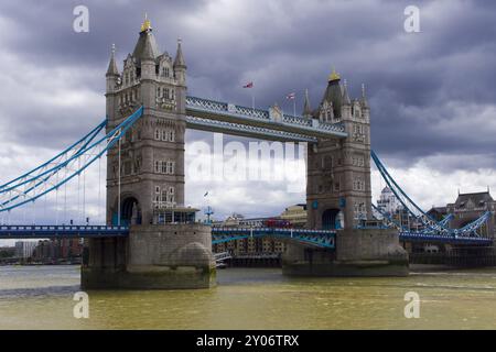 Il Tower Bridge di Londra, Gran Bretagna Foto Stock