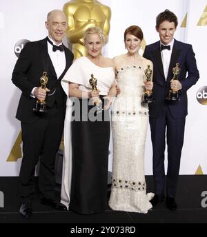 J.K. Simmons, Patricia Arquette, Julianne Moore e Eddie Redmayne al 87° Annual Academy Awards, Press Room tenutosi al Loews Hollywood Hotel in Foto Stock