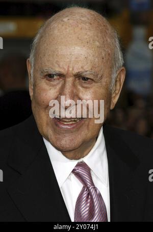 Carl Reiner al remiere di Los Angeles di "Ocean's Thirteen" tenutosi al Grauman's Chinese Theatre di Hollywood, USA, il 5 giugno 2006, Nord America Foto Stock