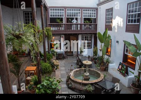 San Cristobal de la Laguna, Spagna 7 settembre 2023, Un tipico cortile delle Canarie a San Cristobal Foto Stock