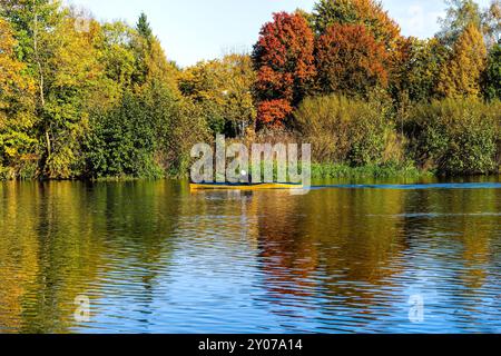 Canoisti sull'Aller, celle, bassa Sassonia, Germania, Europa Foto Stock