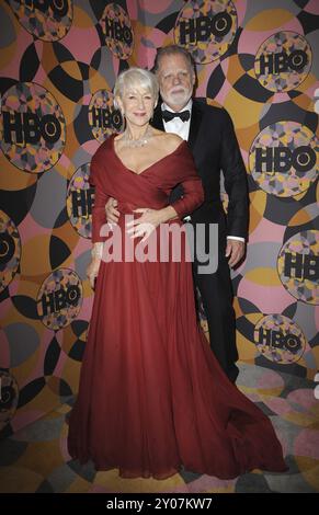 Helen Mirren e Taylor Hackford al 2020 HBO's Official Golden Globes After Party tenuto presso il ristorante Circa 55 a Beverly Hills, USA lo scorso gennaio Foto Stock