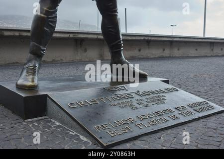 Cristiano Ronaldo statua in Funchal, Madeira davanti a CR7 museum Foto Stock