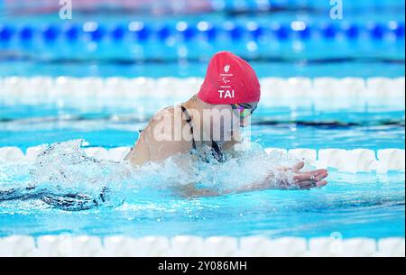 Alice Tai della Gran Bretagna in azione durante la Medley individuale femminile 200m, SM8 Final alla South Paris Arena il quarto giorno dei Giochi Paralimpici estivi di Parigi 2024. Data foto: Domenica 1 settembre 2024. Foto Stock