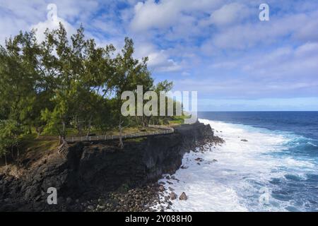 Costa di Cap Mechant luogo a Reunion Island durante una giornata di sole Foto Stock