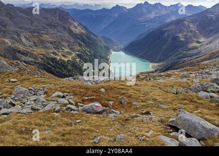 Il bacino idrico di Neves nelle Alpi italiane settentrionali Foto Stock