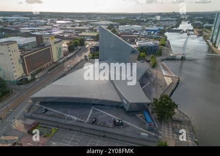 Vista aerea dell'Imperial War Museum North, Trafford Park, Manchester, Regno Unito. Foto Stock