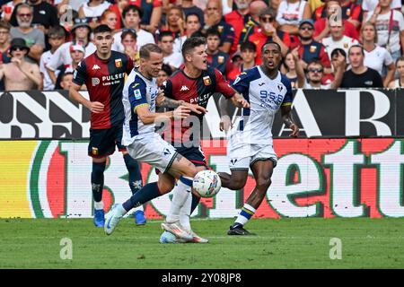 Genova, Italia. 1 settembre 2024. Vitinha del Genoa combatte per il pallone durante la partita di calcio di serie A tra Genova e Hellas Verona allo Stadio Luigi Ferraris di Genova, Italia - sabato 01 settembre 2024. Sport - calcio . (Foto di Tano Pecoraro/Lapresse) credito: LaPresse/Alamy Live News Foto Stock