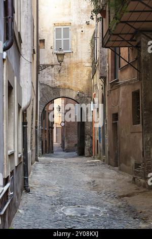 Vicolo tipico nel centro storico di Roma, Italia, Europa Foto Stock