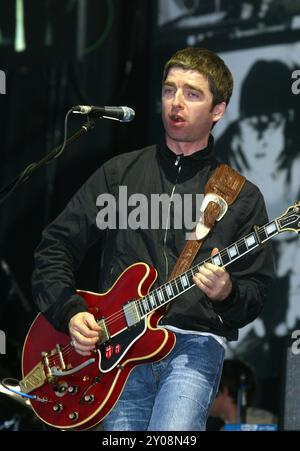 Oasis in concerto al Finsbury Park, Londra, 6 luglio 2002. Foto Stock