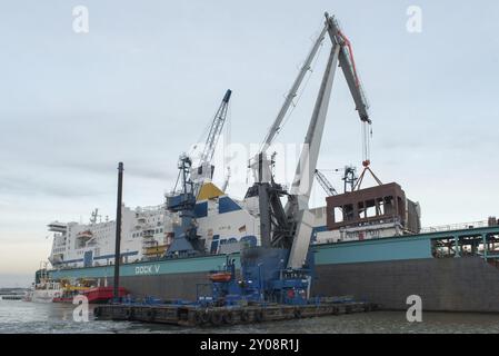 Traghetto Peter Pan in un molo a Bremerhaven, Germania Foto Stock