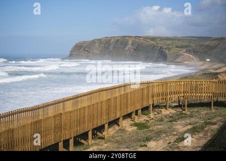 Spiaggia di Praia Azul a Torres Vedras, Portogallo, Europa Foto Stock
