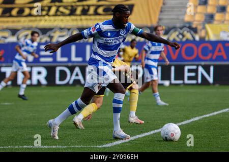 Kerkrade, Paesi Bassi. 1 settembre 2024. KERKRADE, PAESI BASSI - 1 SETTEMBRE: Jeffry Fortes di De Graafschap passa il pallone durante la partita Roda JC Kerkrade tra De Graafschap al Parkstad Limburg Stadion il 1 settembre 2024 a Kerkrade, Paesi Bassi. (Foto di Orange Pictures) (foto di Orange Pictures/Orange Pictures) credito: dpa/Alamy Live News Foto Stock