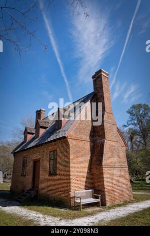 La Lynnhaven House coloniale, costruita nel 1725 e iscritta nel National Register of Historic Places, si trova a Virginia Beach, Virginia. Foto Stock