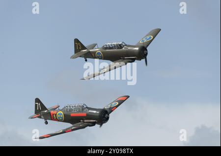 Gothenburg, Svezia, agosto 29 2009: Due SK 16 Harvard ad un airshow, Europa Foto Stock