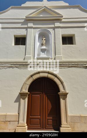 La Chiesa delle suore Carmelitane Scalze a Don Benito, fondata alla fine del XIX secolo. Il film "Marcellin Pread and Wine è stato girato lì Foto Stock