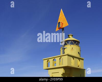 Un faro sulla costa di Akranes, nell'Islanda occidentale Foto Stock