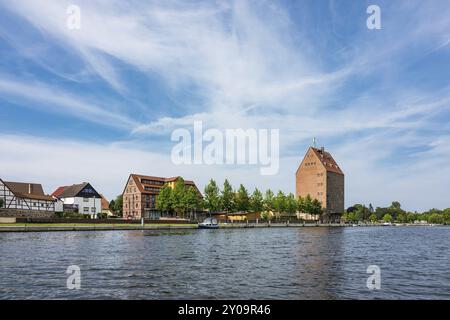 Vista sul Peene fino alla città di Loitz Foto Stock