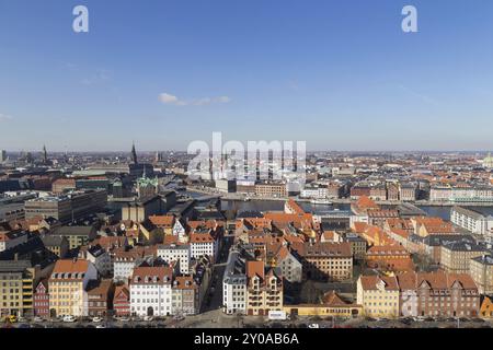 Copenaghen, Danimarca, 16 marzo 2016: Vista dello skyline dalla torre del castello di Christiansborg, Europa Foto Stock