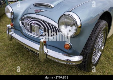 Shoreham, East Sussex, Regno Unito, 2014. Primo piano della parte anteriore di un Austin-Healey 3000 Mk 2 Foto Stock
