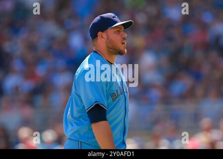 Minneapolis, Minnesota, Stati Uniti. 1 settembre 2024. Il lanciatore titolare dei Toronto Blue Jays YARIEL RODRIGUEZ (29) guarda durante una partita di baseball della MLB tra i Minnesota Twins e i Toronto Blue Jays al Target Field, i Twins vinsero 4-3. (Immagine di credito: © Steven Garcia/ZUMA Press Wire) SOLO PER USO EDITORIALE! Non per USO commerciale! Crediti: ZUMA Press, Inc./Alamy Live News Foto Stock