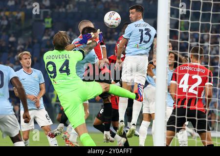 Roma, Italia 31.08.2024 : Strahinja Pavlovic del Milan segna il gol e festeggia con la squadra durante il campionato italiano di calcio serie A Enilive 2 Foto Stock