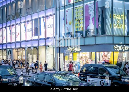 Giappone, Tokyo Harajuku, Scene di strada Foto Stock