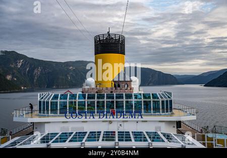 Bergen, Norvegia - 23 luglio 2024: Nave da crociera italiana Diadema in crociera nell'Europa settentrionale verso fiordi norvegesi Foto Stock