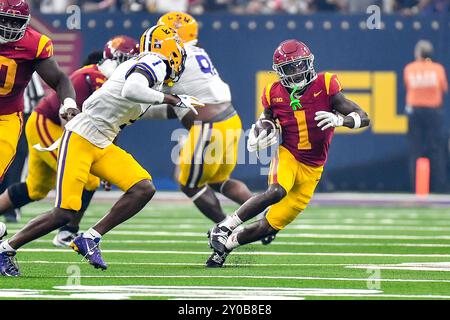 Las Vegas. 1 settembre 2024. Il wide receiver degli USC Trojans Zachariah Branch (1) corre in azione nel secondo quarto durante la partita di football NCAA tra gli USC Trojans e i LSU Tigers all'Allegiant Stadium di Las Vegas, Nevada. Il Modelo Vegas Kickoff Classic Beach vs. Bayou. Credito fotografico obbligatorio: Louis Lopez/Cal Sport Media/Alamy Live News Foto Stock