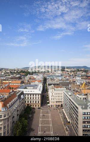 Centro di Budapest, paesaggio urbano con vista su Piazza Szent Istvan, Piazza Santo Stefano, capitale dell'Ungheria Foto Stock